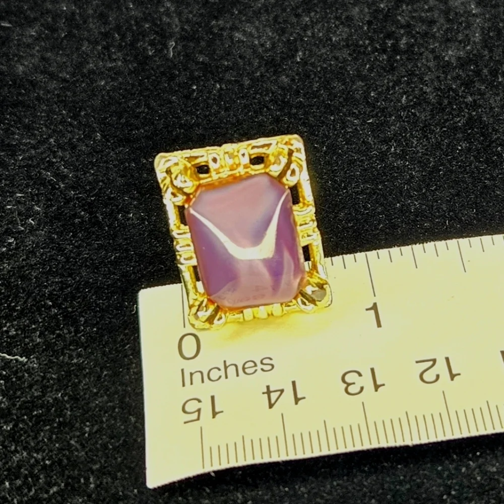 Vintage Lilac and yellow gold Clip on Earrings. Square.